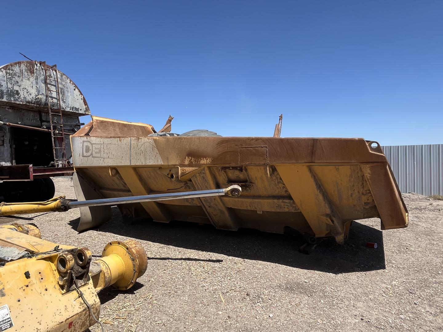 ./imagenes/INVOICE/2019/17453/DOMPE ARTICULADO JOHN DEERE 400D (42).JPG